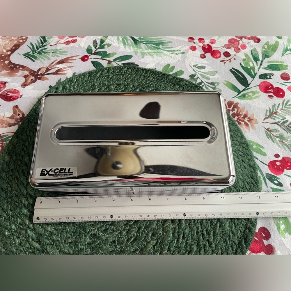 EUC METAL WALL MOUNT TISSUE BOX
MEDICAL GRADE EX-CELL METAL PRODUCTS INC.